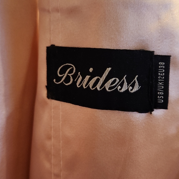BRIDESS size 8 altered to fit bustline - Picture 7 of 8